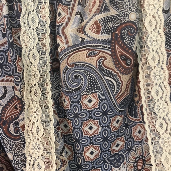 Lilly Lou 100% polyester blouse - Picture 2 of 8